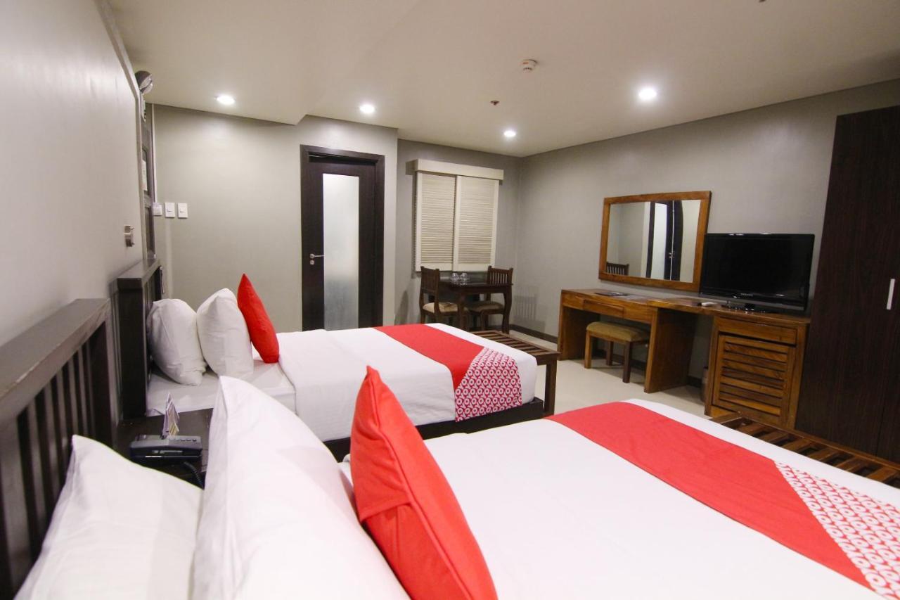 Oyo 103 Artina Suites Hotel Makati City Exteriör bild