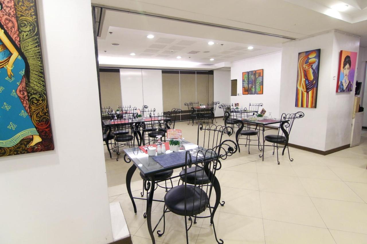 Oyo 103 Artina Suites Hotel Makati City Exteriör bild