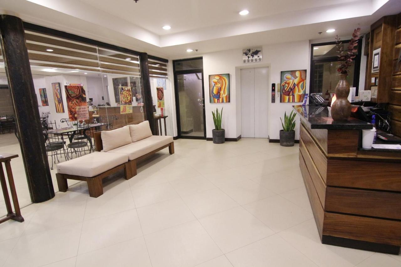 Oyo 103 Artina Suites Hotel Makati City Exteriör bild