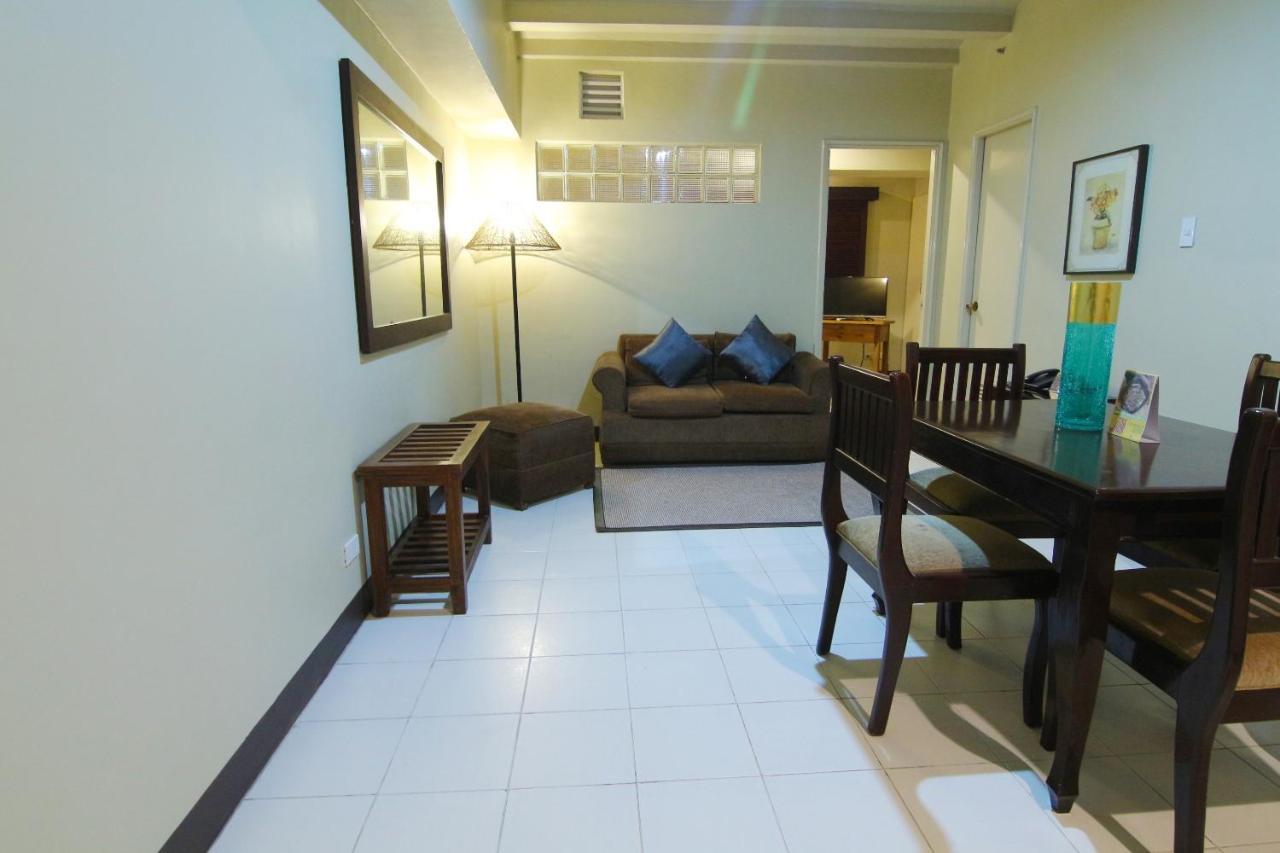 Oyo 103 Artina Suites Hotel Makati City Exteriör bild