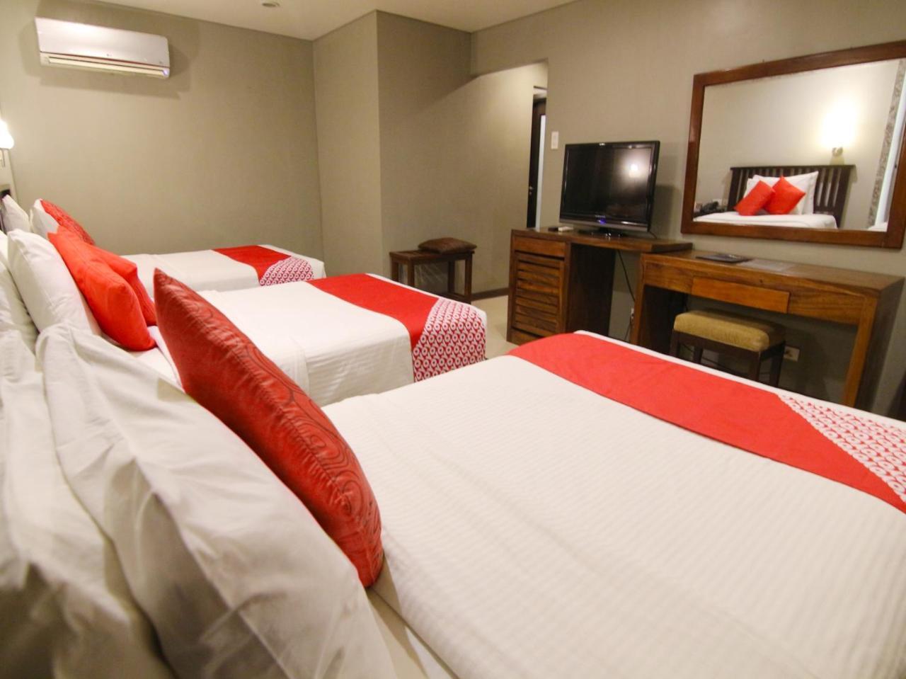 Oyo 103 Artina Suites Hotel Makati City Exteriör bild