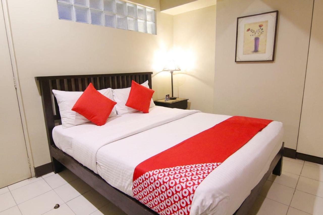 Oyo 103 Artina Suites Hotel Makati City Exteriör bild