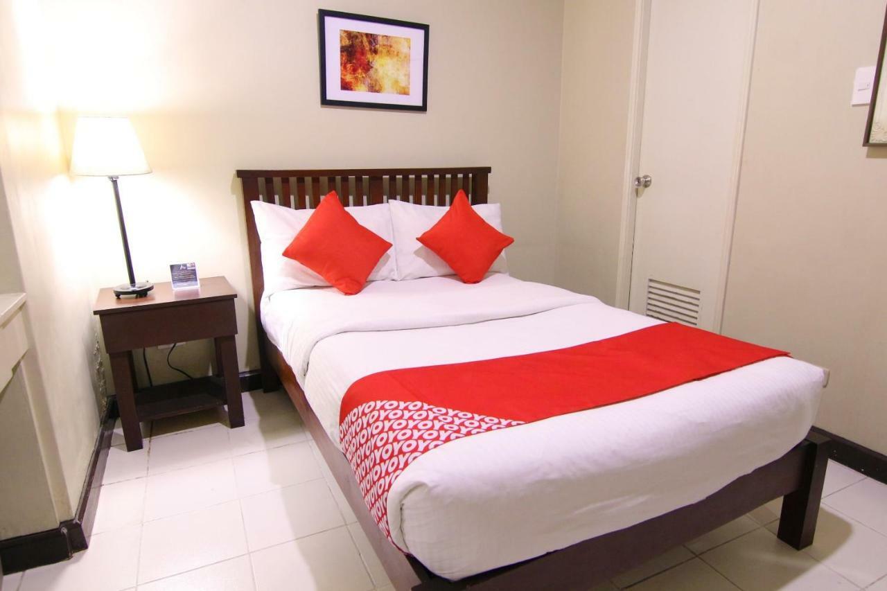 Oyo 103 Artina Suites Hotel Makati City Exteriör bild