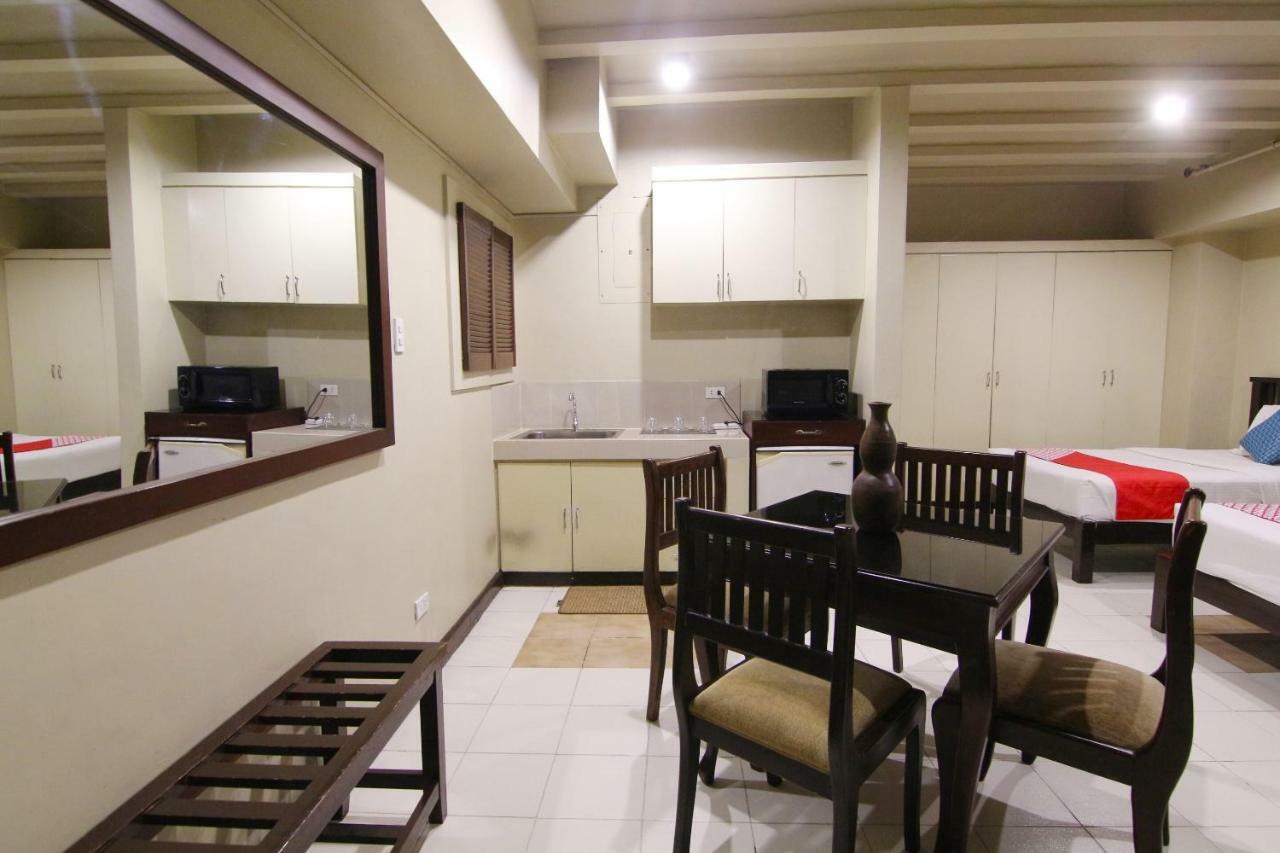 Oyo 103 Artina Suites Hotel Makati City Exteriör bild