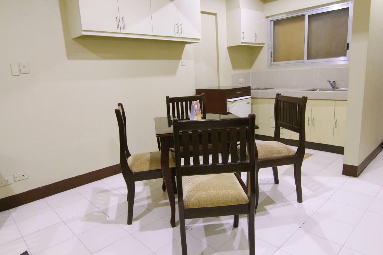 Oyo 103 Artina Suites Hotel Makati City Exteriör bild