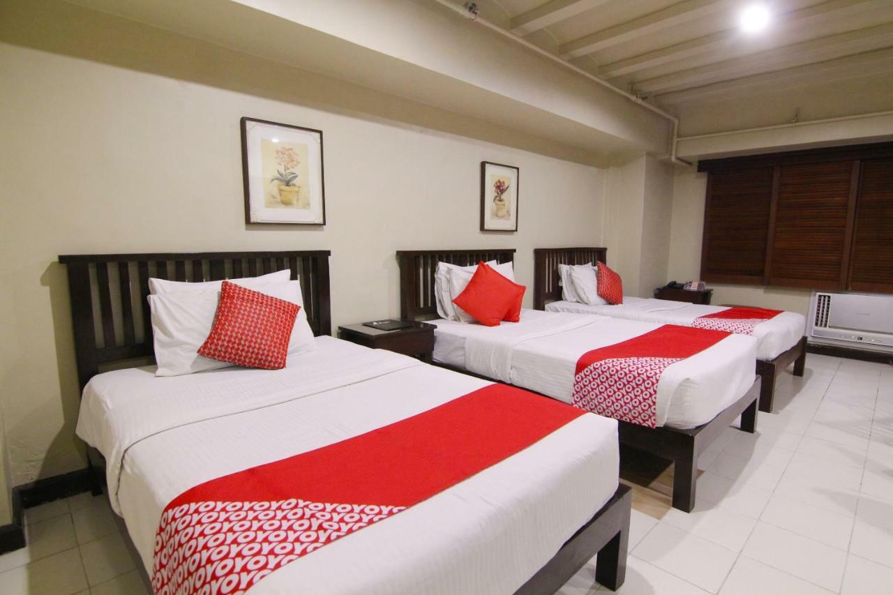 Oyo 103 Artina Suites Hotel Makati City Exteriör bild