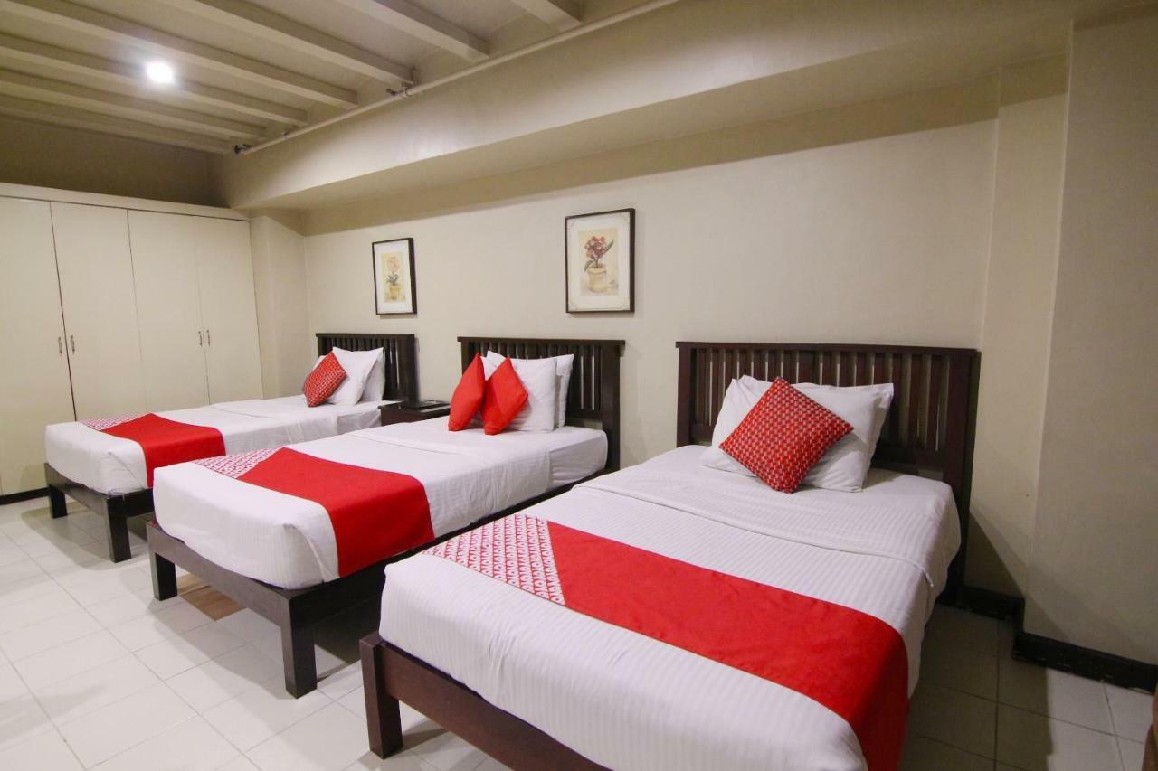 Oyo 103 Artina Suites Hotel Makati City Exteriör bild