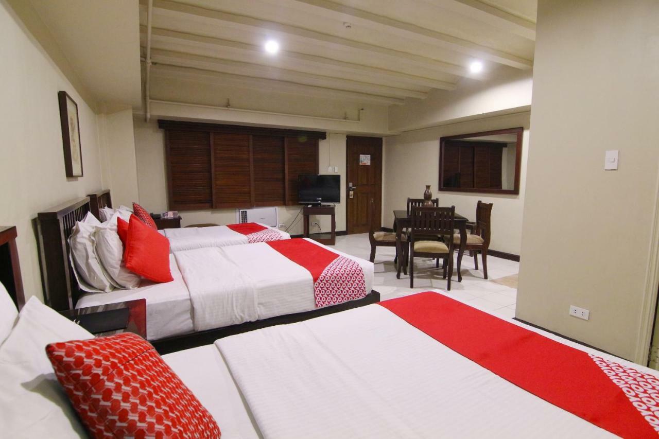 Oyo 103 Artina Suites Hotel Makati City Exteriör bild